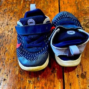 Toddler girl Nike sneakers